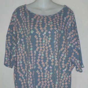 *CLEARANCE NO DISCOUNTS* LuLaRoe top sz 2X 18W 20W med blue print